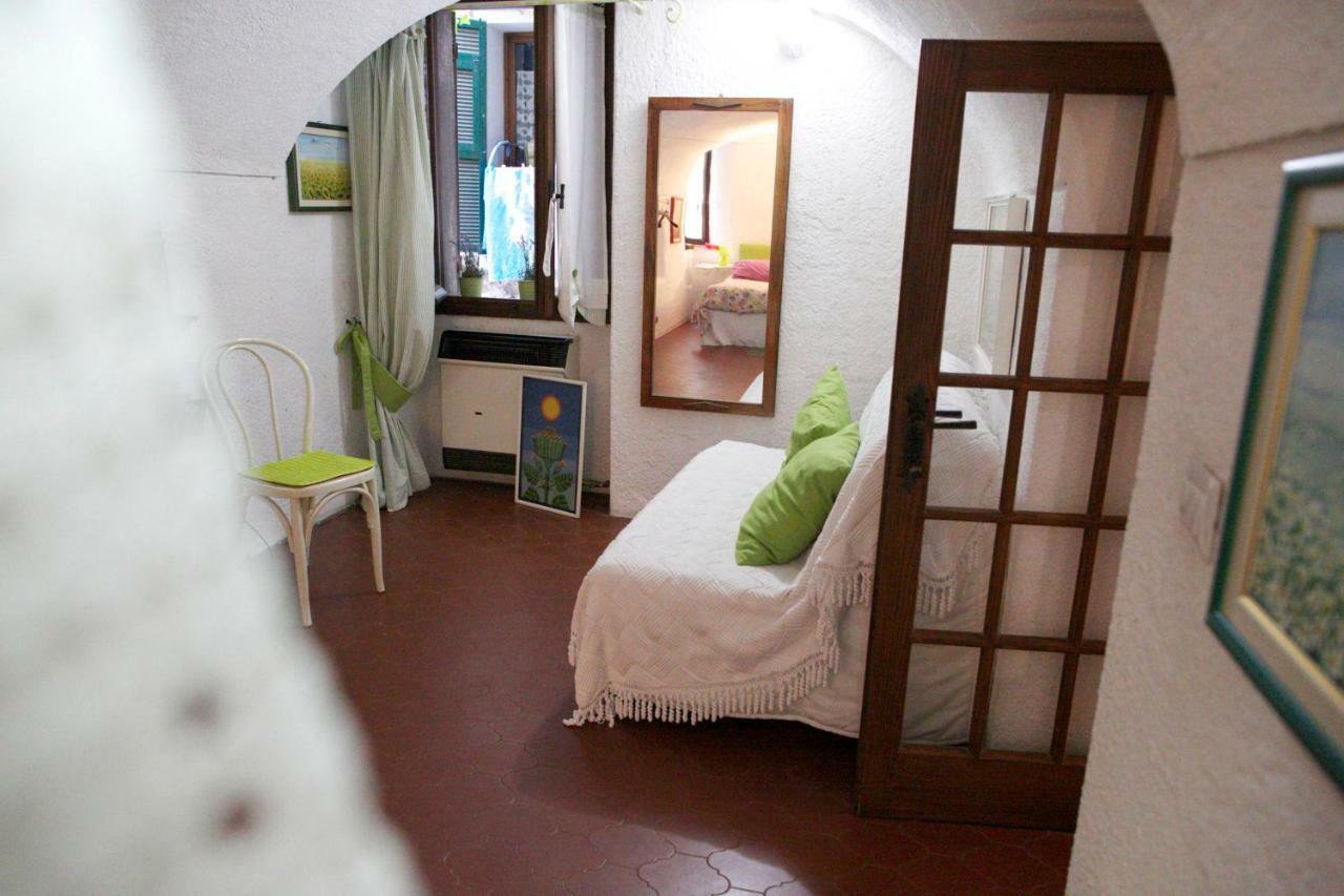 Appartamento Le Violette Dolceacqua Exterior foto